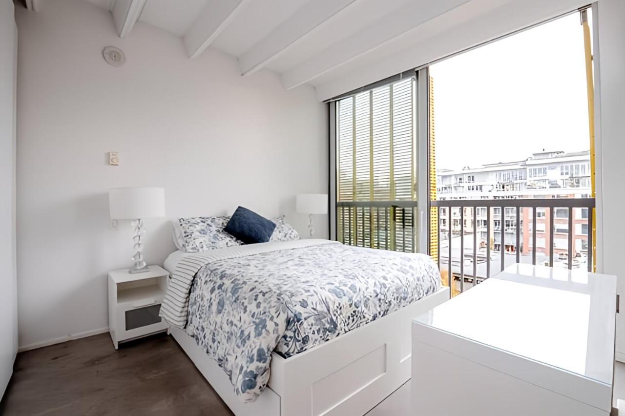 Modern, Bright & Central 1-Bed Downtown Apt Close To Rogers Arena Vancouver Exteriér fotografie
